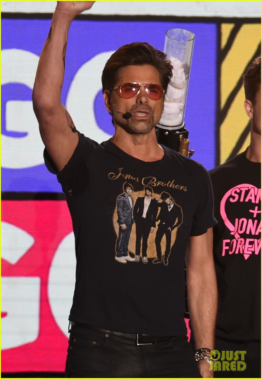 jonas brothers rock out for wango tango 2019 04