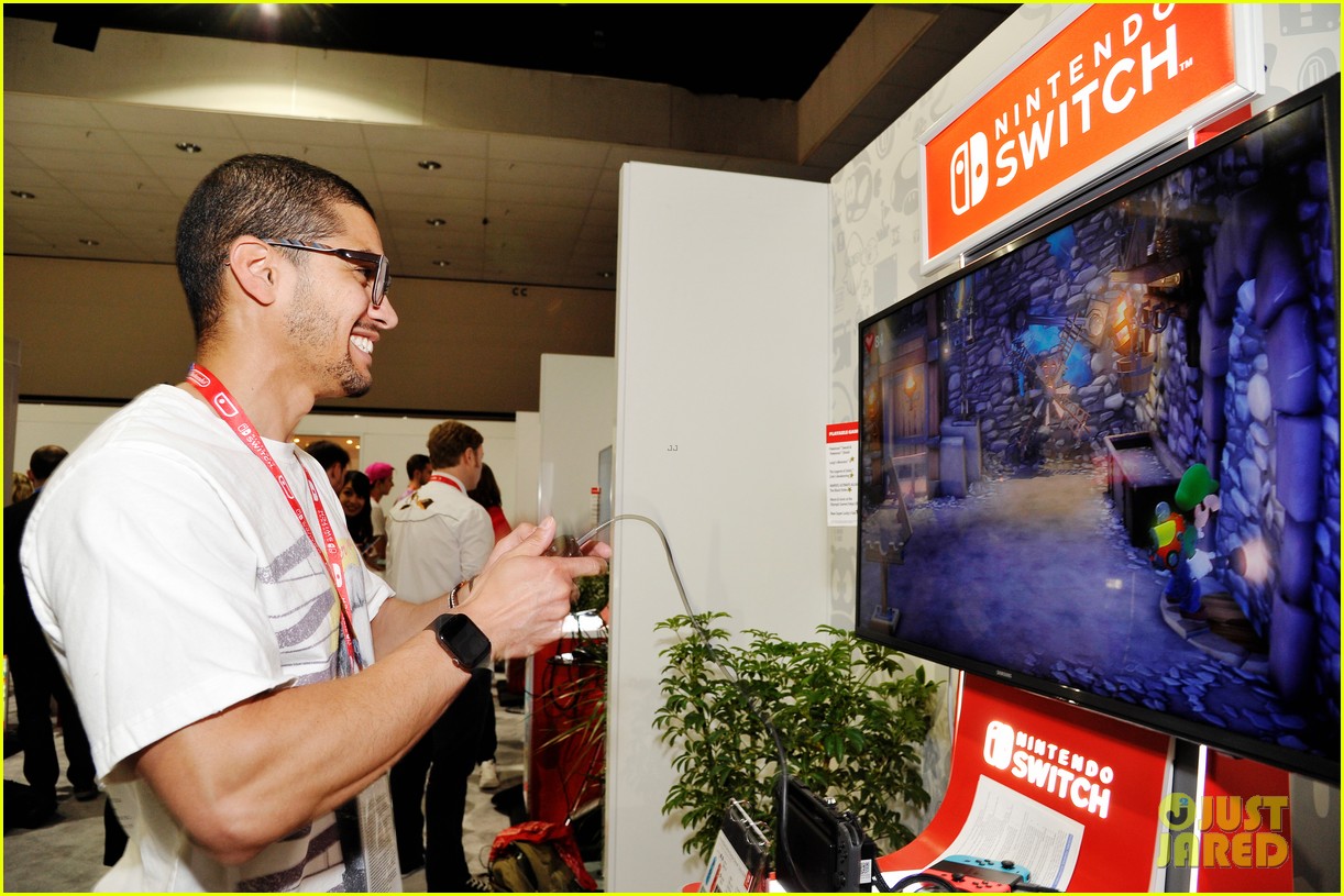 jordan fisher keegan allen kick off e3 convention with nintendo 08