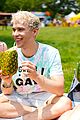 tommy dorfman hangs with kaia gerber after kicking off pride month 05