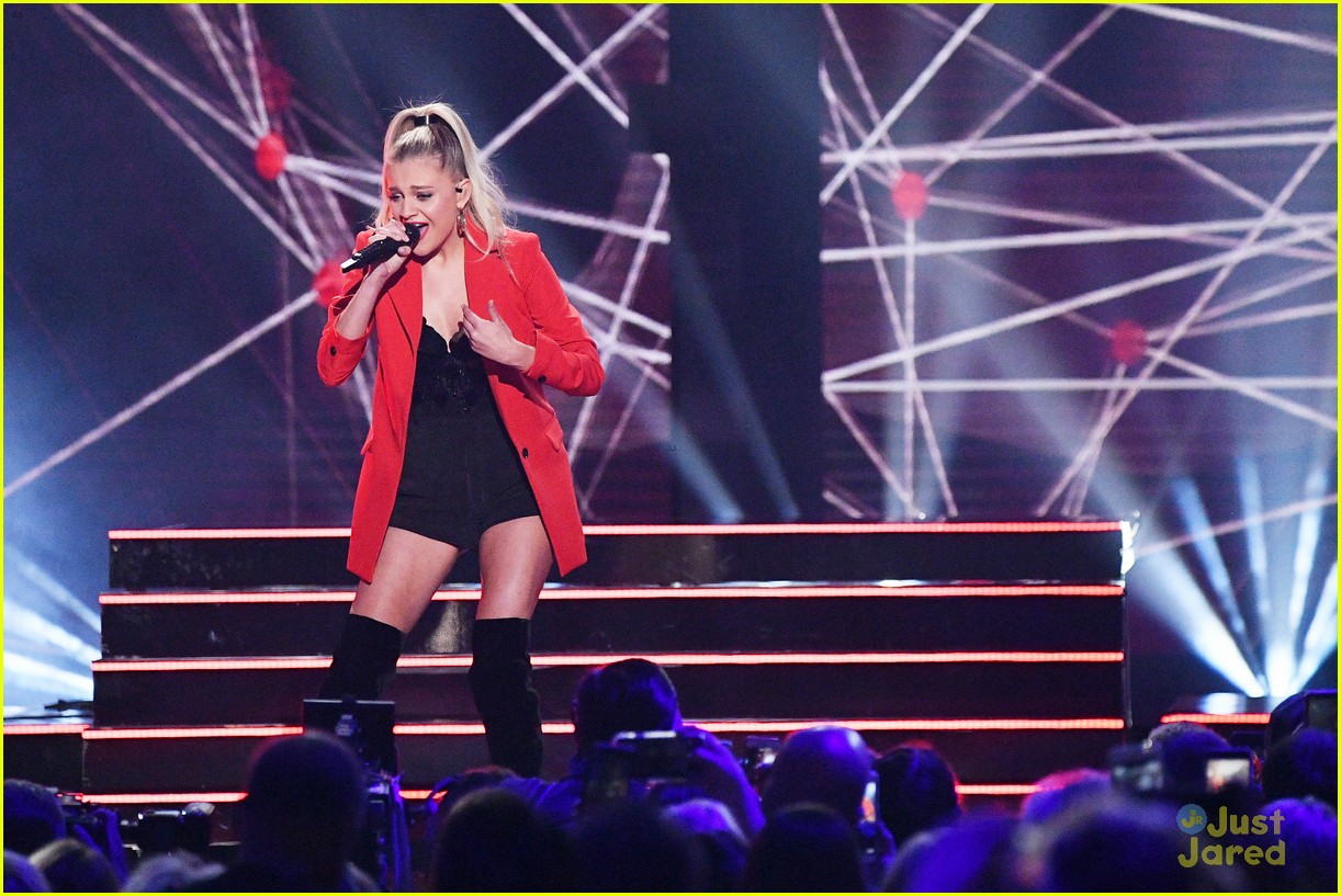 Kelsea Ballerini Teases She Has Two New Songs Ready To Go | Photo ...