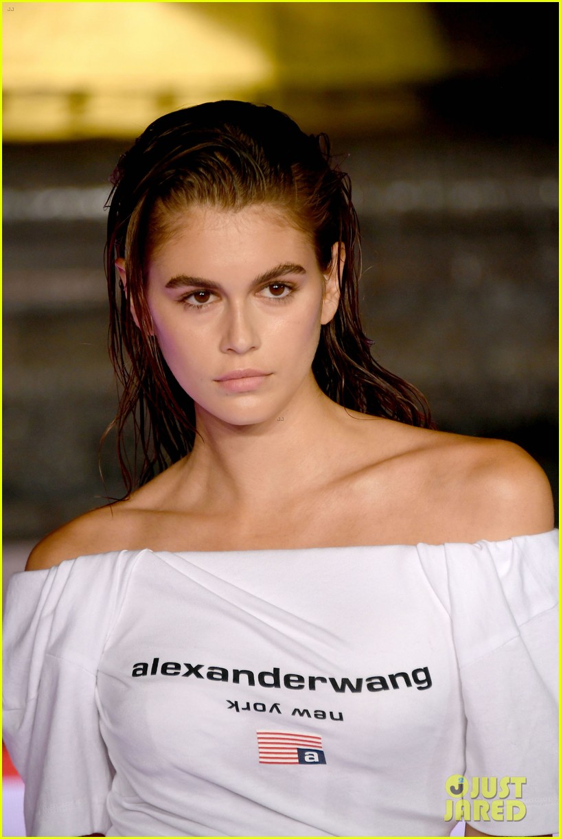 Kendall Jenner & Kaia Gerber Walk in Alexander Wang Show in NYC | Photo