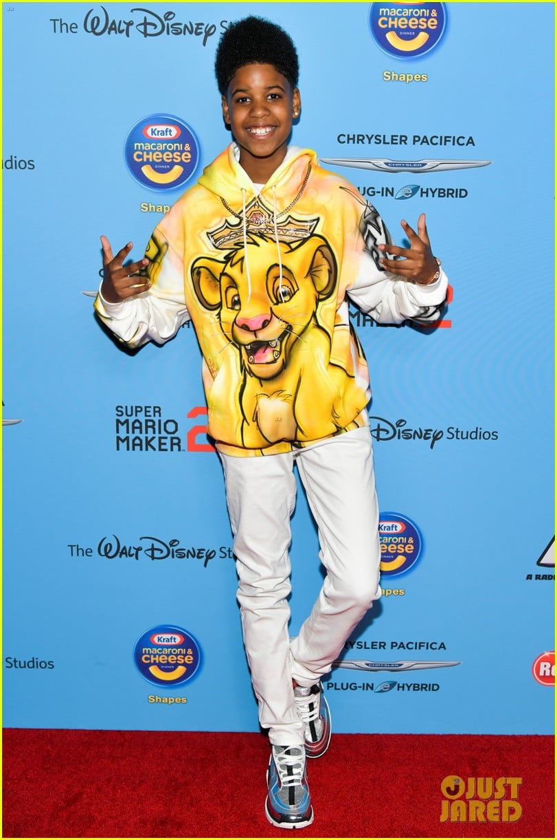 lion kings jd mccrary shahadi wright joseph perform at ardys 2019 01