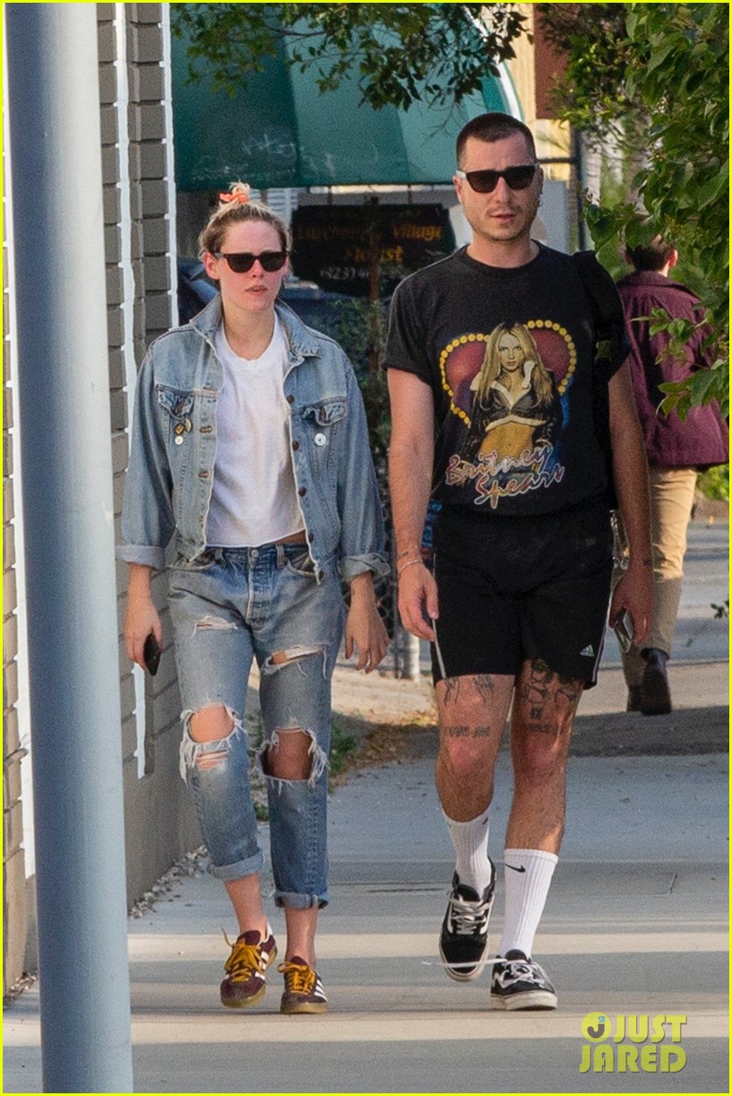 Are Kristen Stewart & Ex-girlfriend Stella Maxwell Back On? 