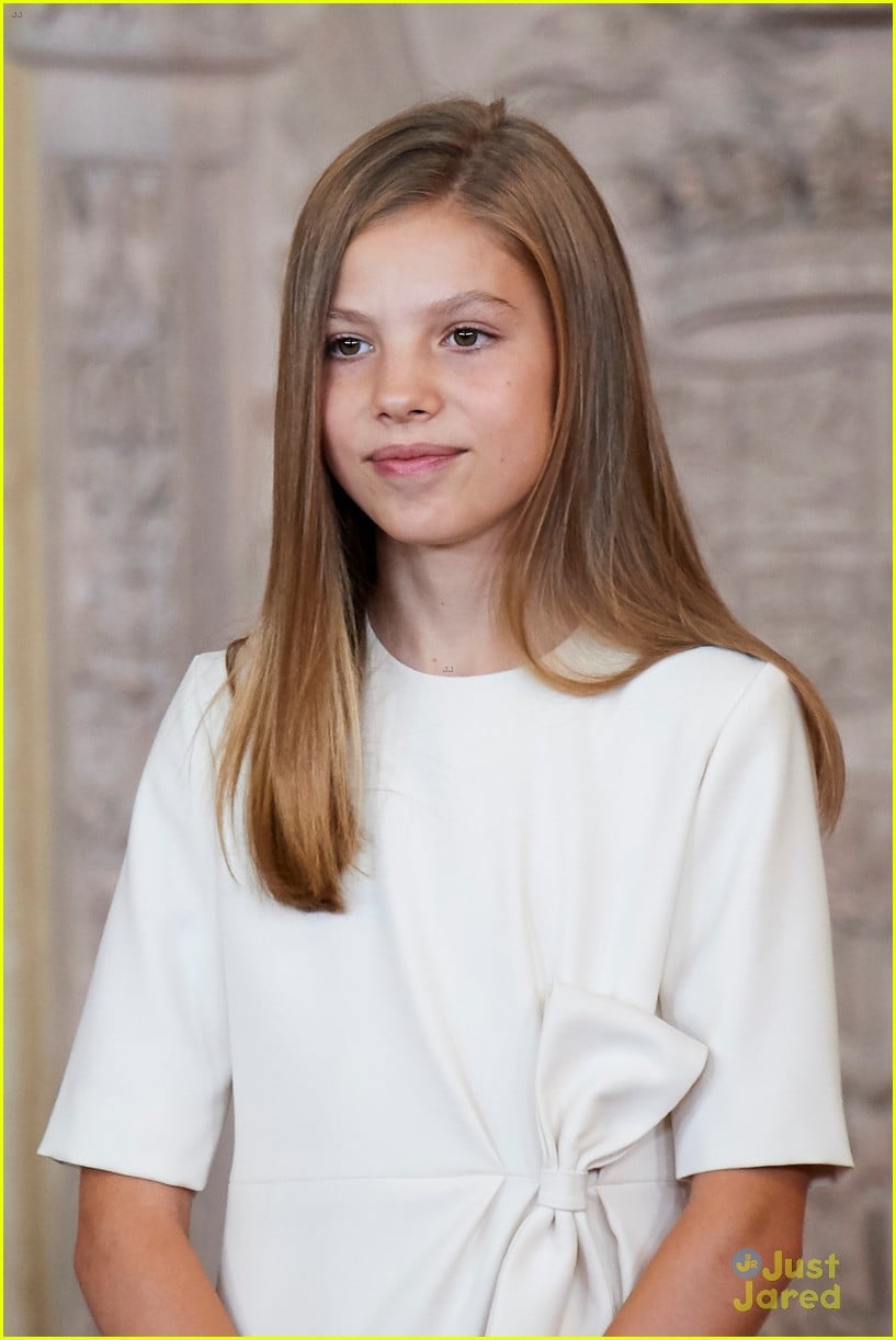 Full Sized Photo of princess leonor sofia spain order civil merit 07 ...