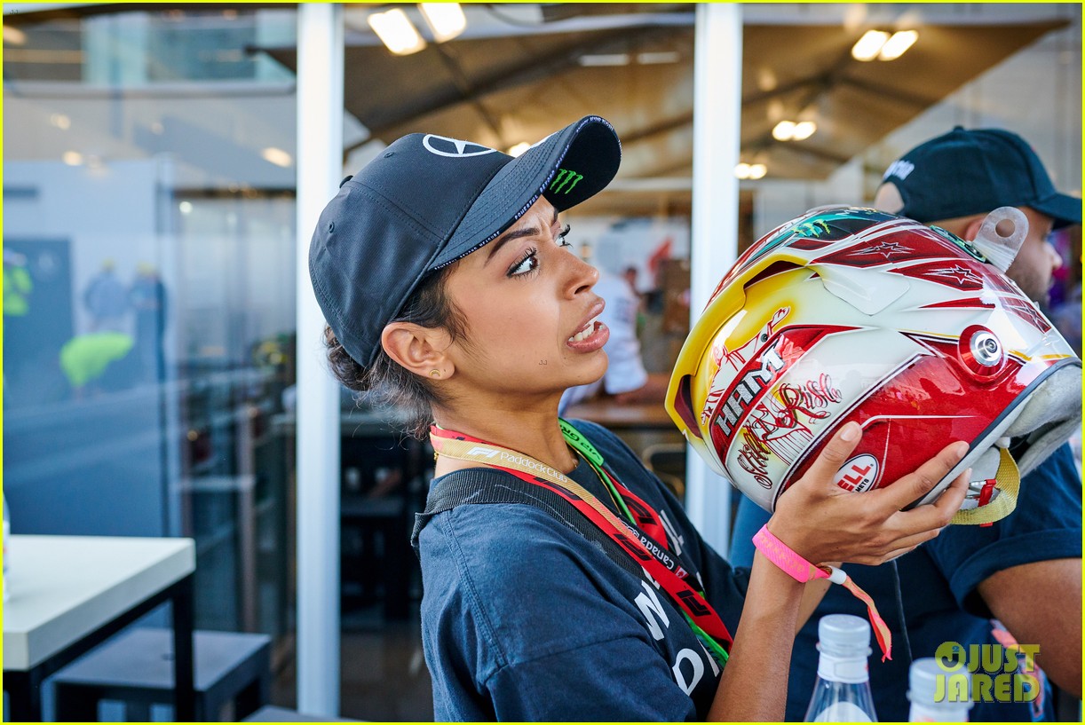 liza koshy becomes first woman to present pirello pole position award at formula 1 16