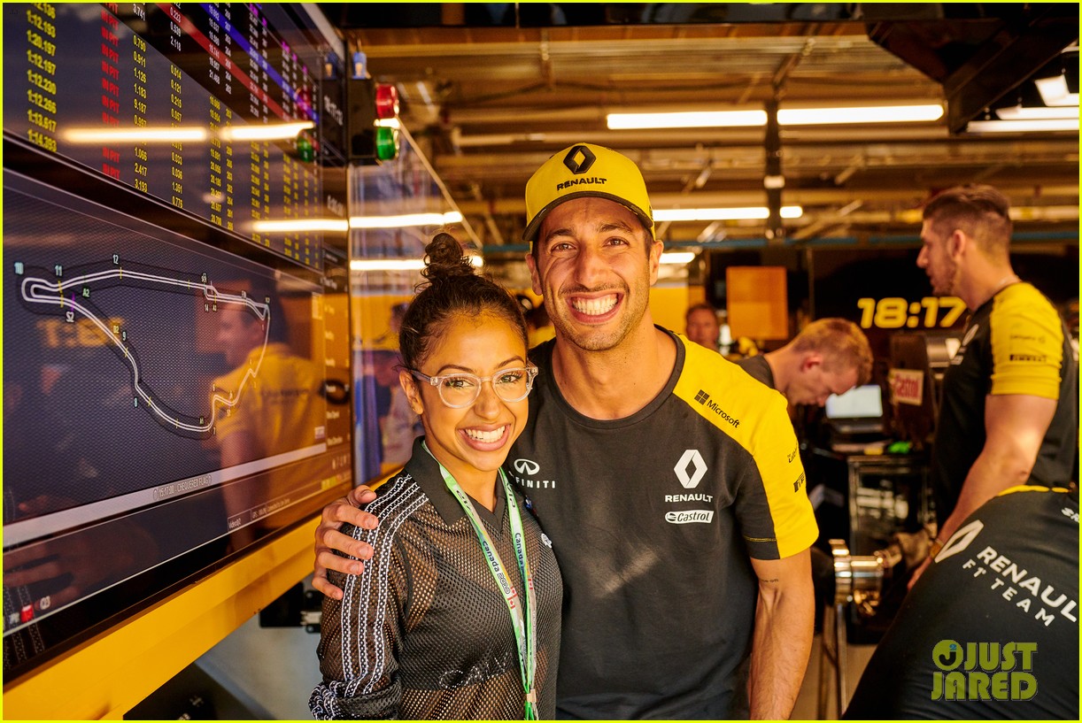 liza koshy becomes first woman to present pirello pole position award at formula 1 29