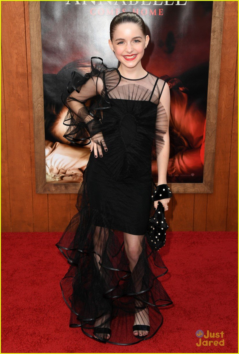 mckenna grace madison iseman annabelle premiere pics 10