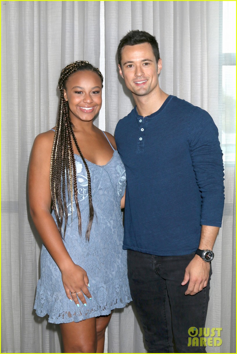 Nia Sioux Meets Fans at & The Beautiful' Luncheon!: Photo 1244155 | Nia Sioux | Jared Jr.