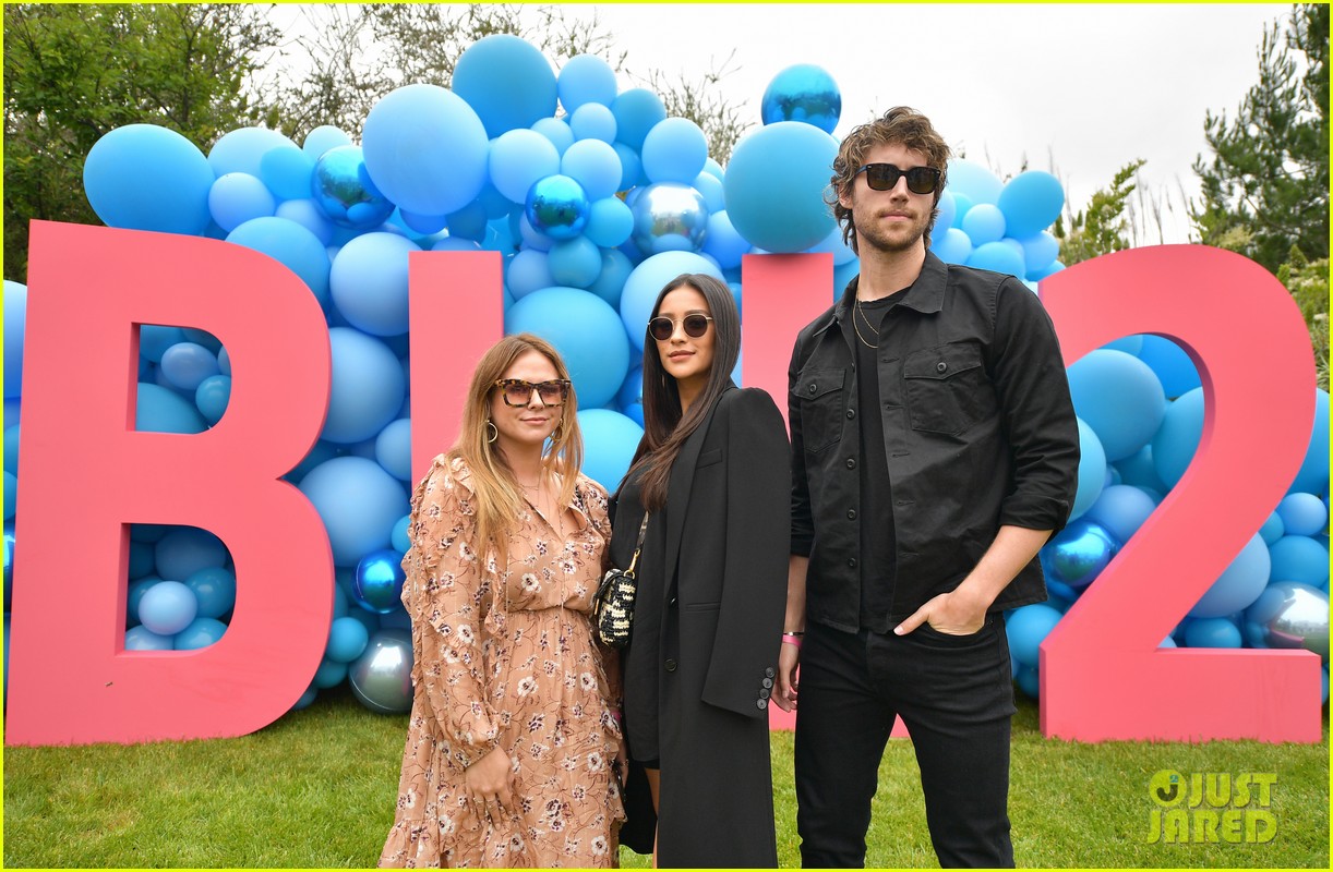 Shay Mitchell Celebrates 'Big Little Lies' Season 2! | Photo 1239590