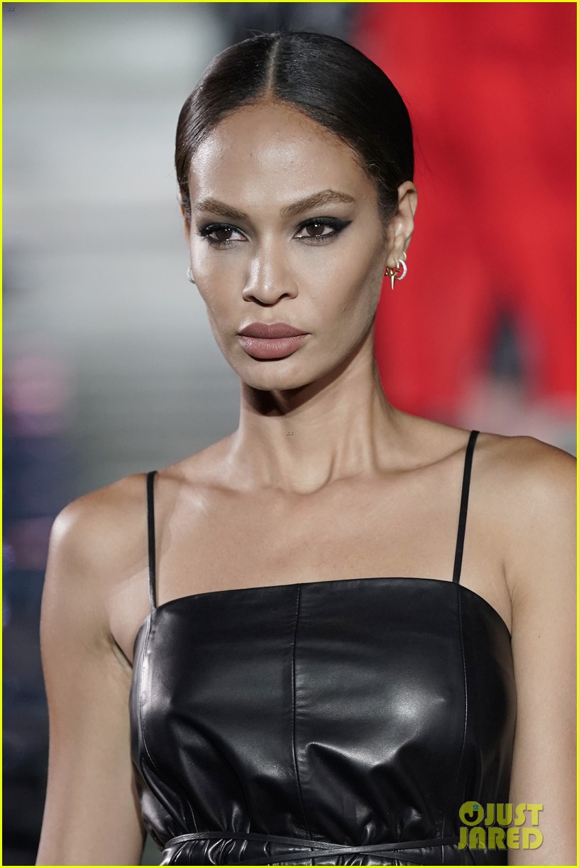 irina shayk gigi hadid bella hadid luisaviaroma show 11
