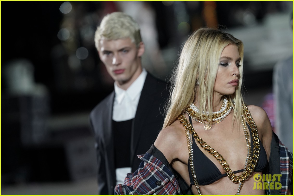 irina shayk gigi hadid bella hadid luisaviaroma show 39