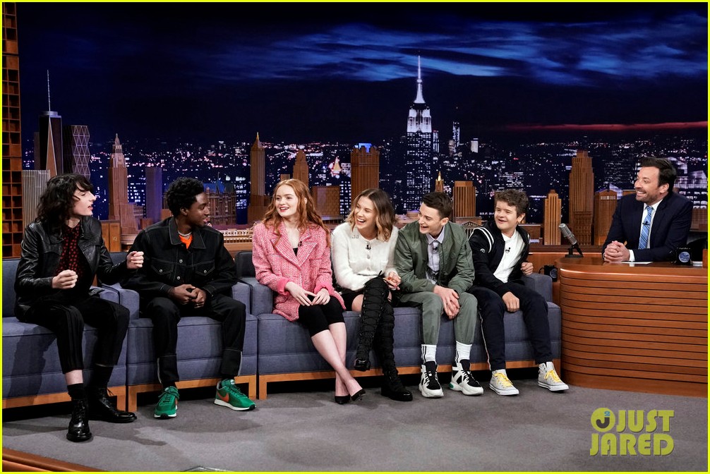 stranger things cast play search party with jimmy fallon 01