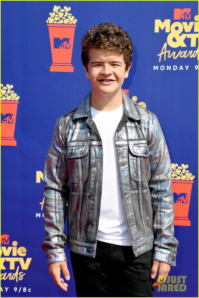 stranger things cast attend mtv movie tv awards 06