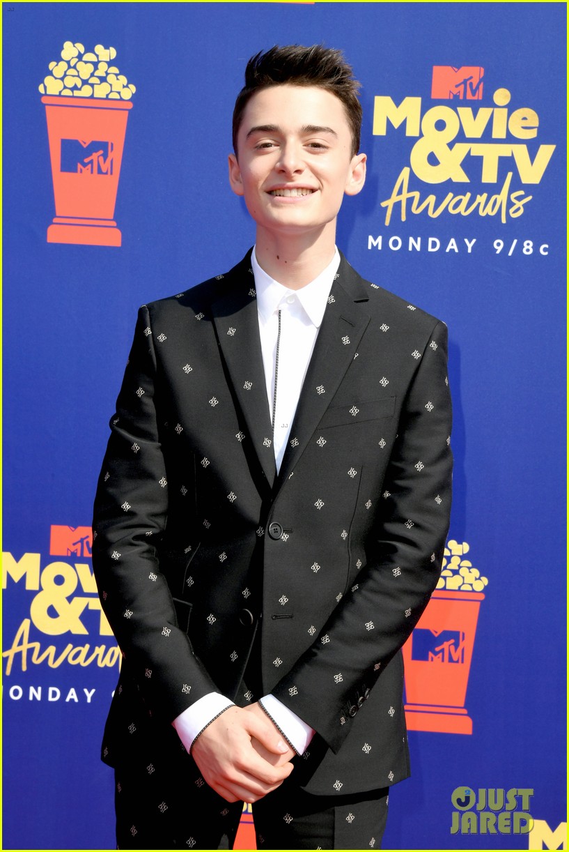 stranger things cast attend mtv movie tv awards 07