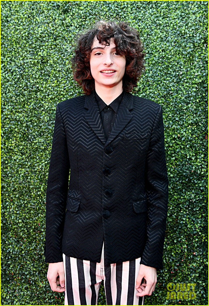stranger things cast attend mtv movie tv awards 08