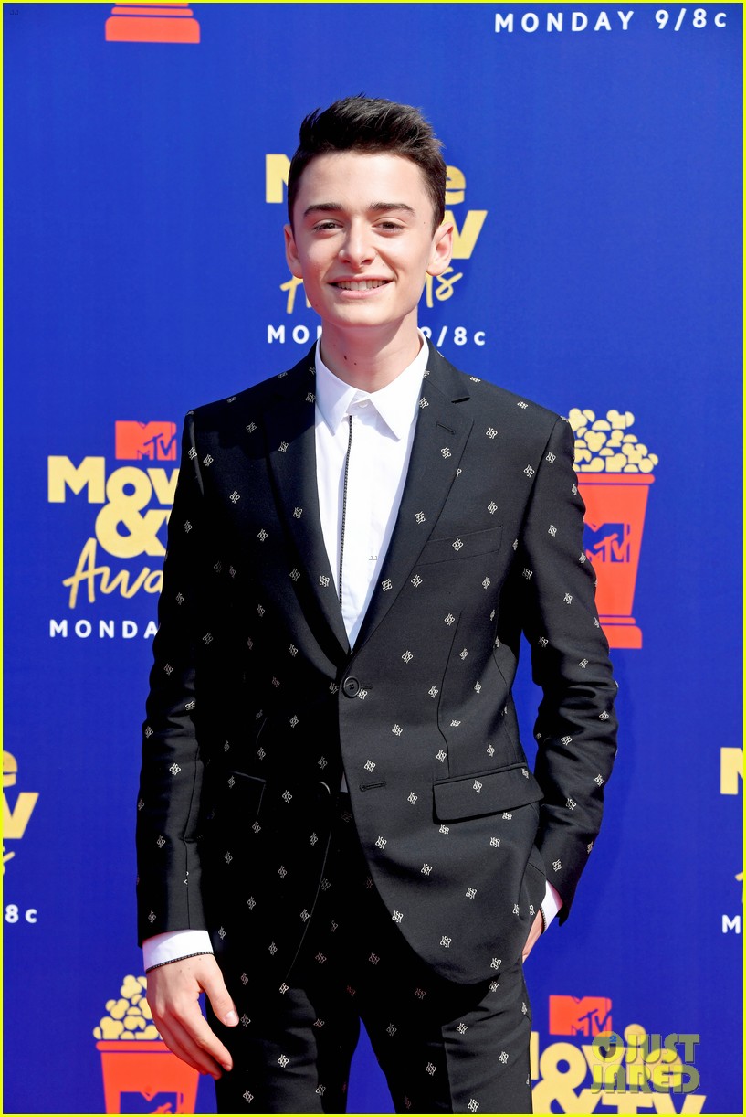 stranger things cast attend mtv movie tv awards 15