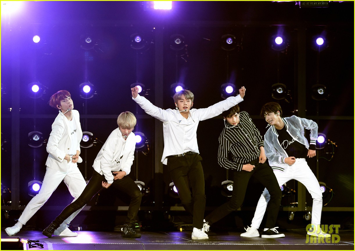 tomorrow x together hit the stage for electrifying performance at wango tango 01