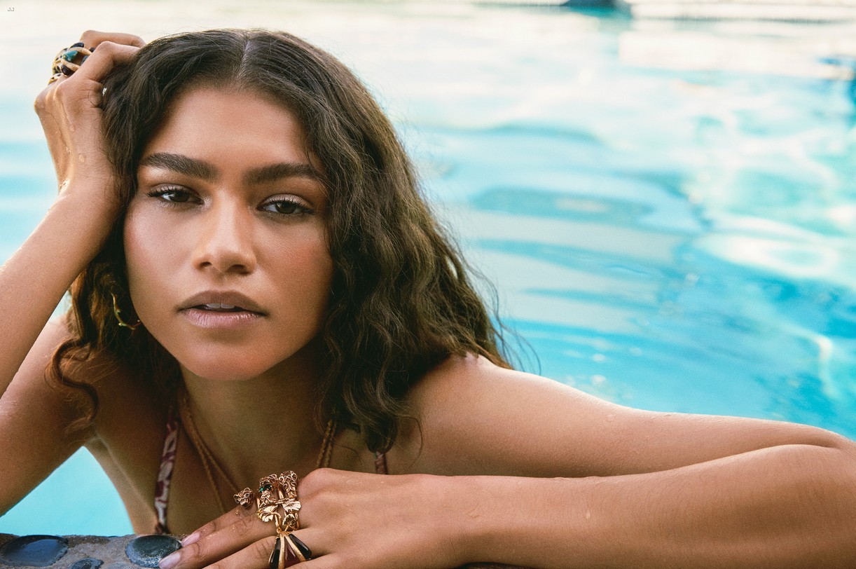 Zendaya & Her Dog Noon Are So Cute In 'Glamour Paris's New Issue Photo 1240558 Photo Gallery