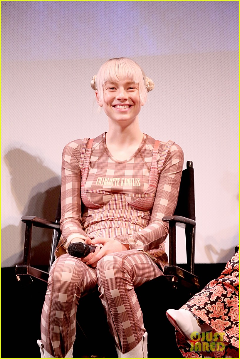zendaya hunter schafer euphoria cast atx festival 05