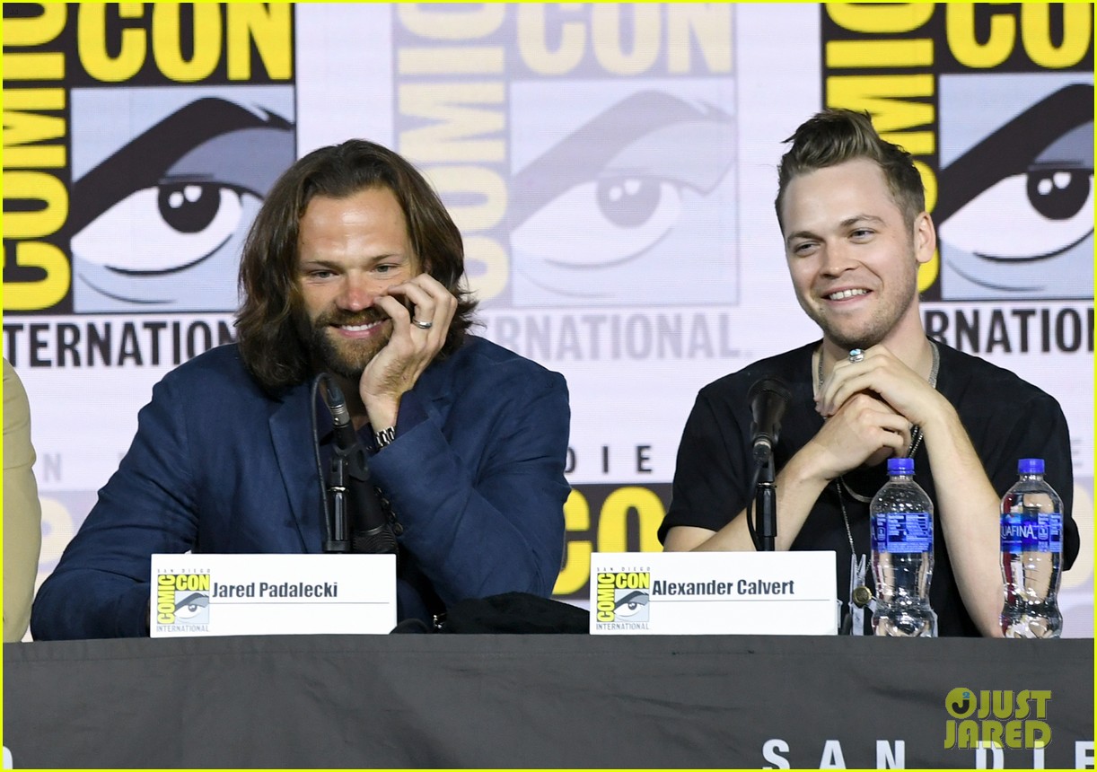 jensen ackles jared padalecki emotional supernatural comic con 10