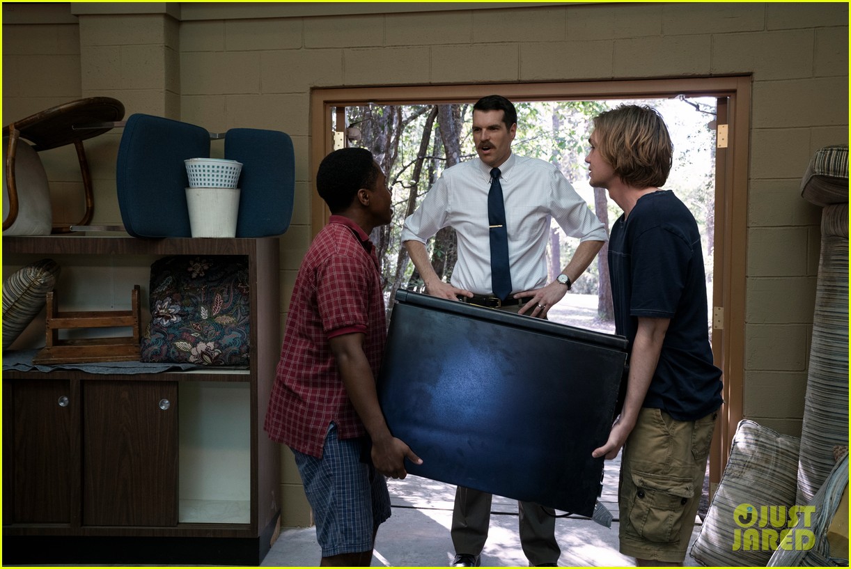 looking for alaska hulu first pics 01