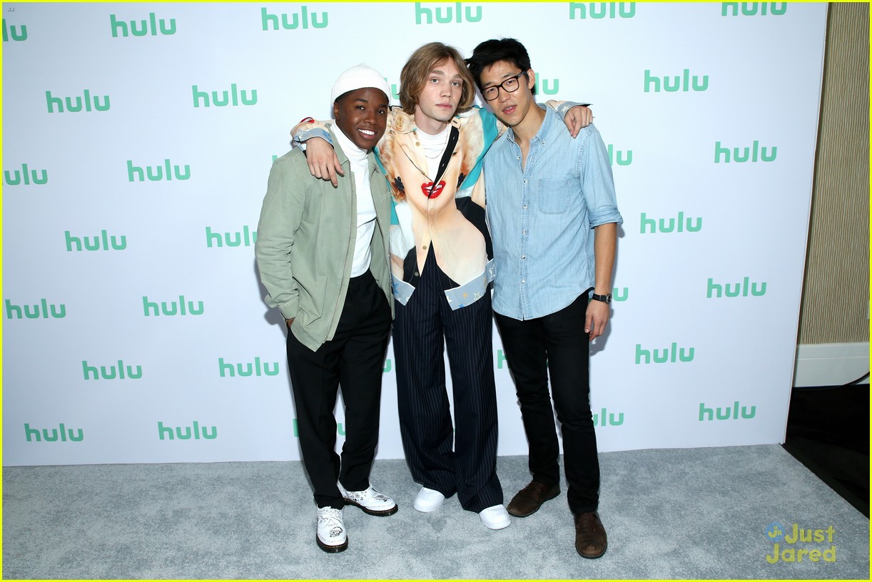 Hulu Debuts First 'Looking For Alaska' Teaser Watch Here! Photo