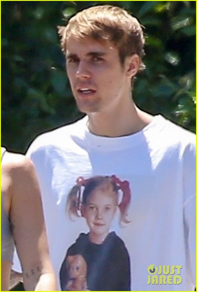 hailey bieber bares toned body during day out with husband justin bieber 03