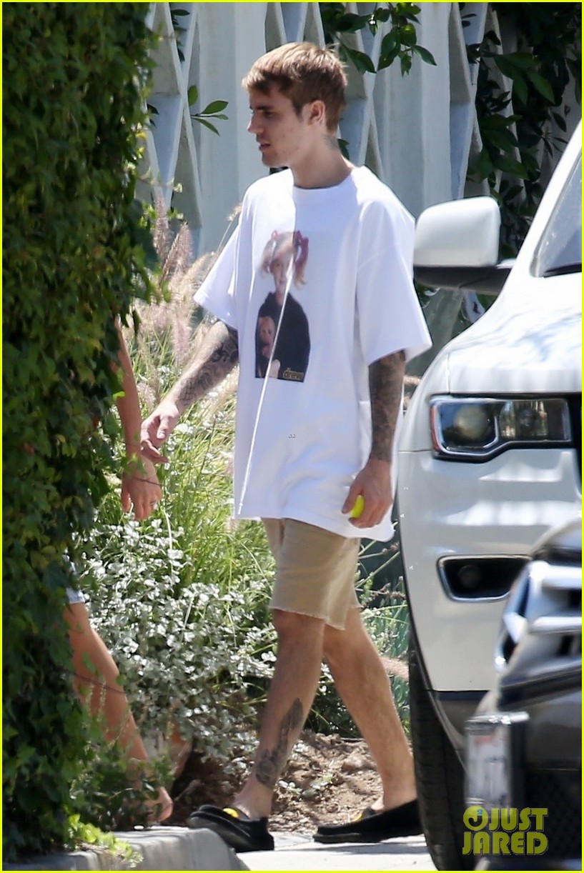 hailey bieber bares toned body during day out with husband justin bieber 08