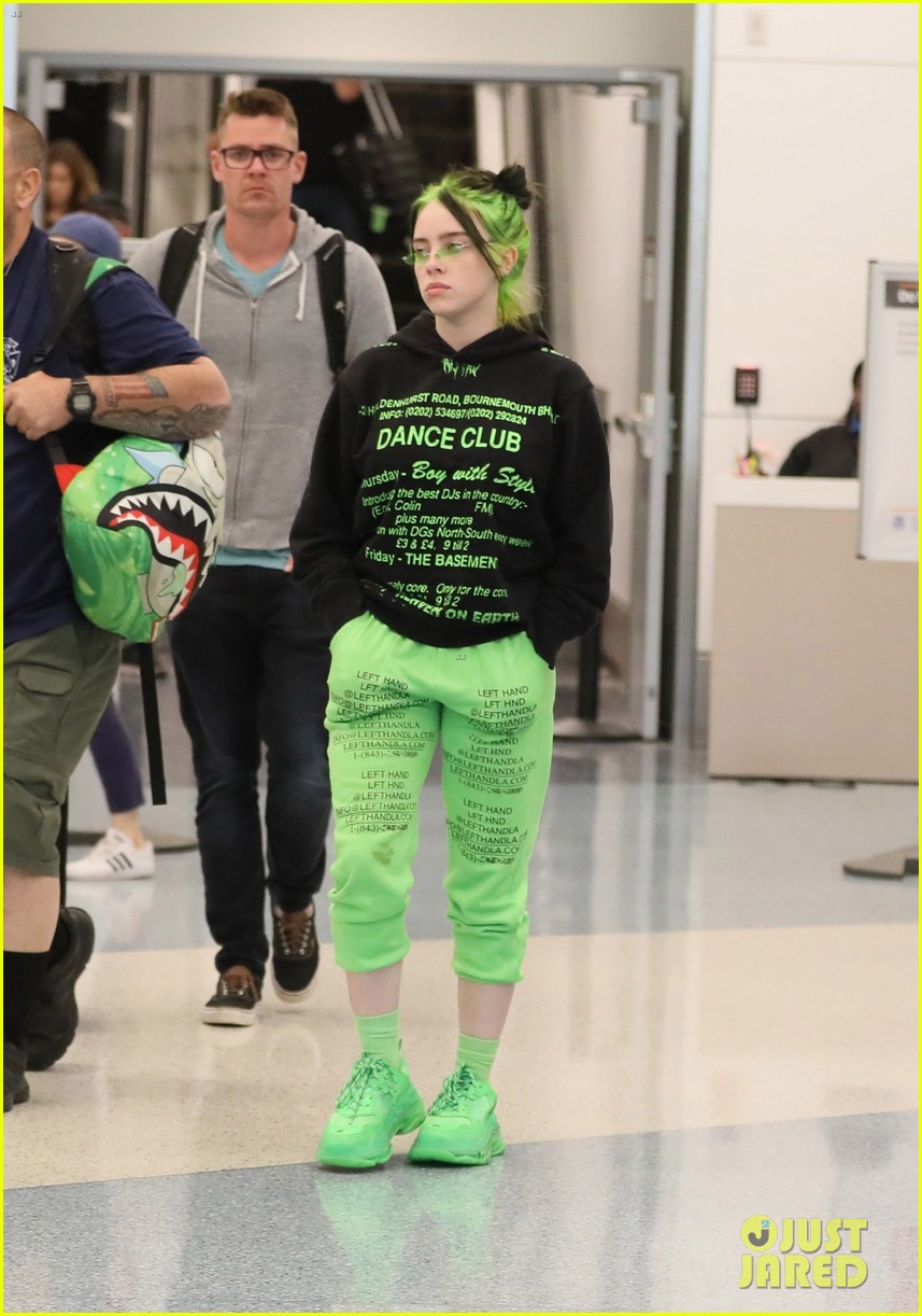 Billie Eilish Matches Neon Green Hair with Her Outfit!: Photo 1246684 |  Billie Eilish Pictures | Just Jared Jr.