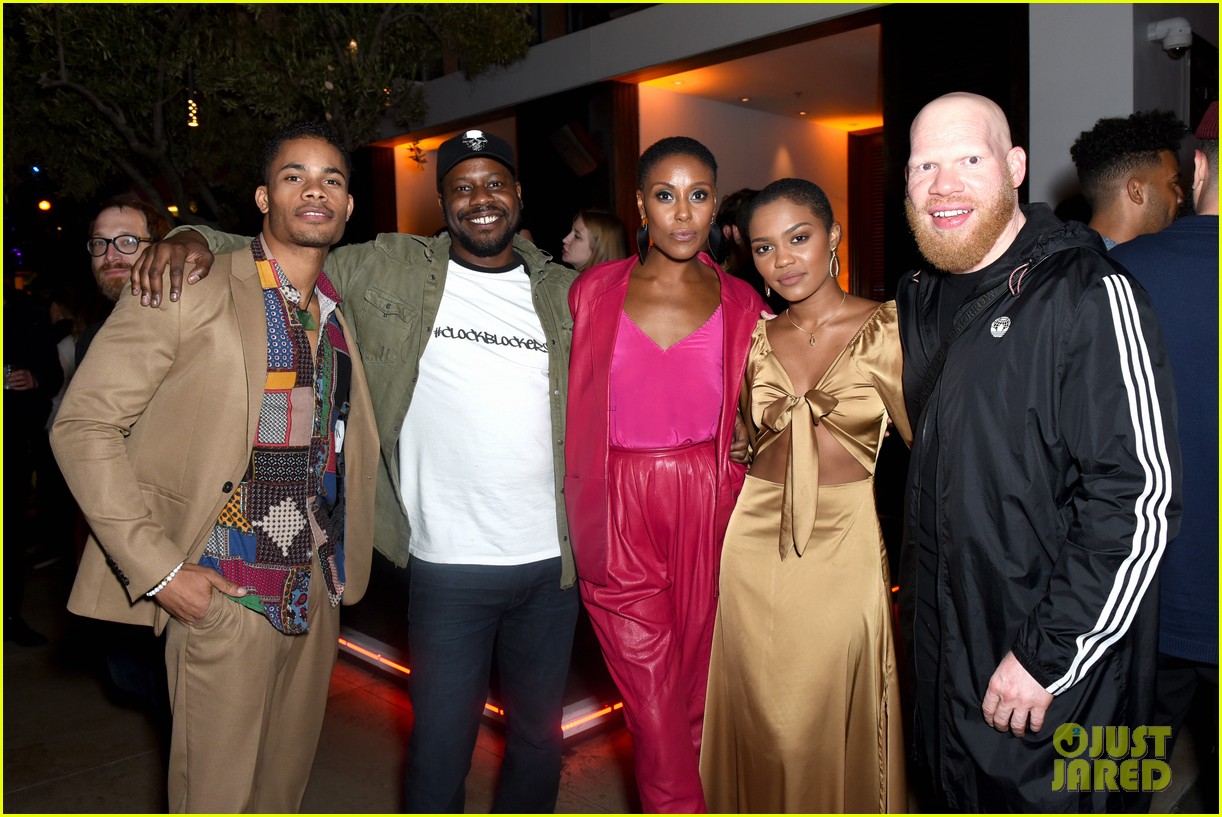 china anne mcclain rocks shaved head at comic con 03