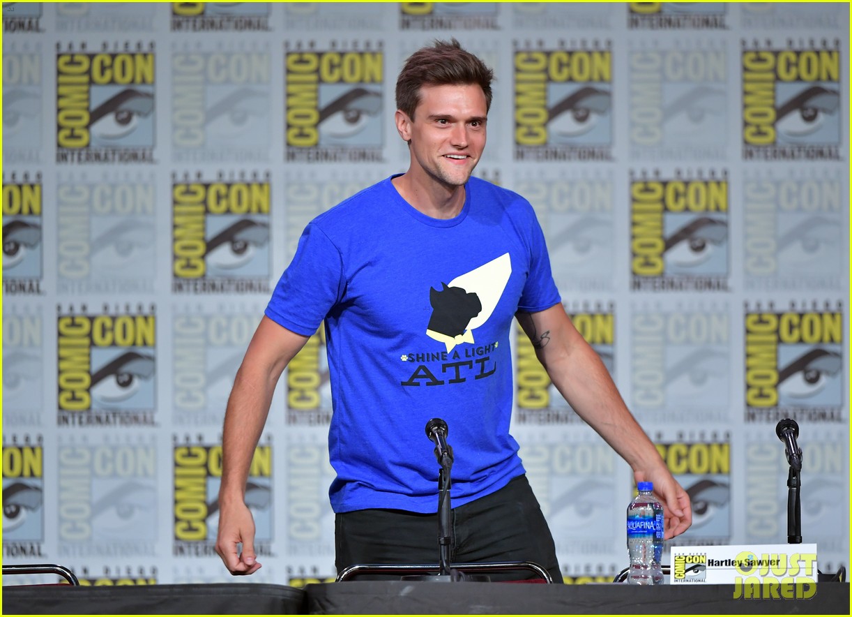 grant gustin flash panel comic con 2019 28