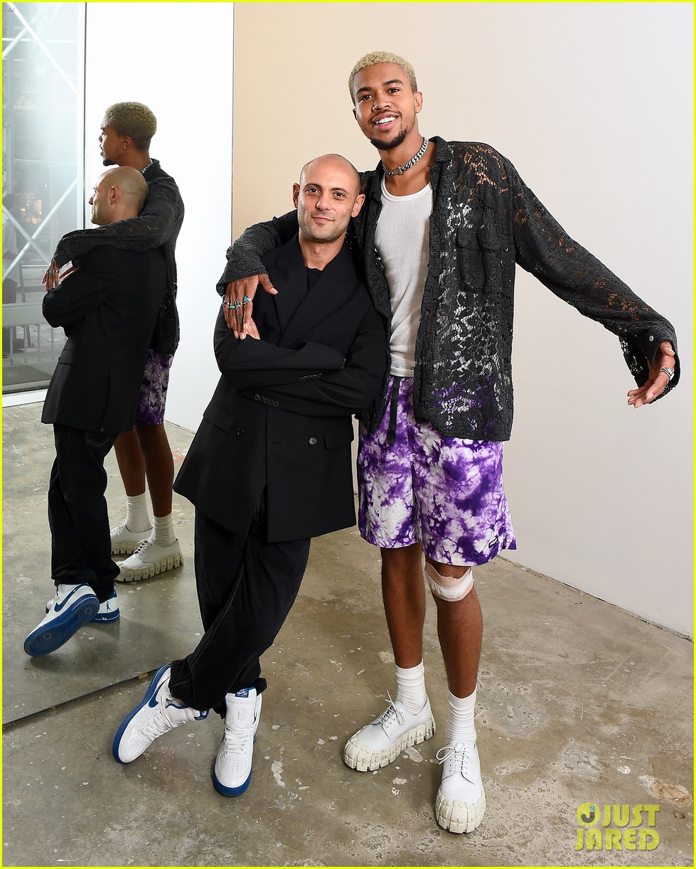 Gigi Hadid & Phoebe Tonkin Celebrate Wardrobe NYC's New Denim