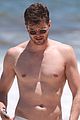 british youtuber jim chapman shows off shirtless body in mexico 04