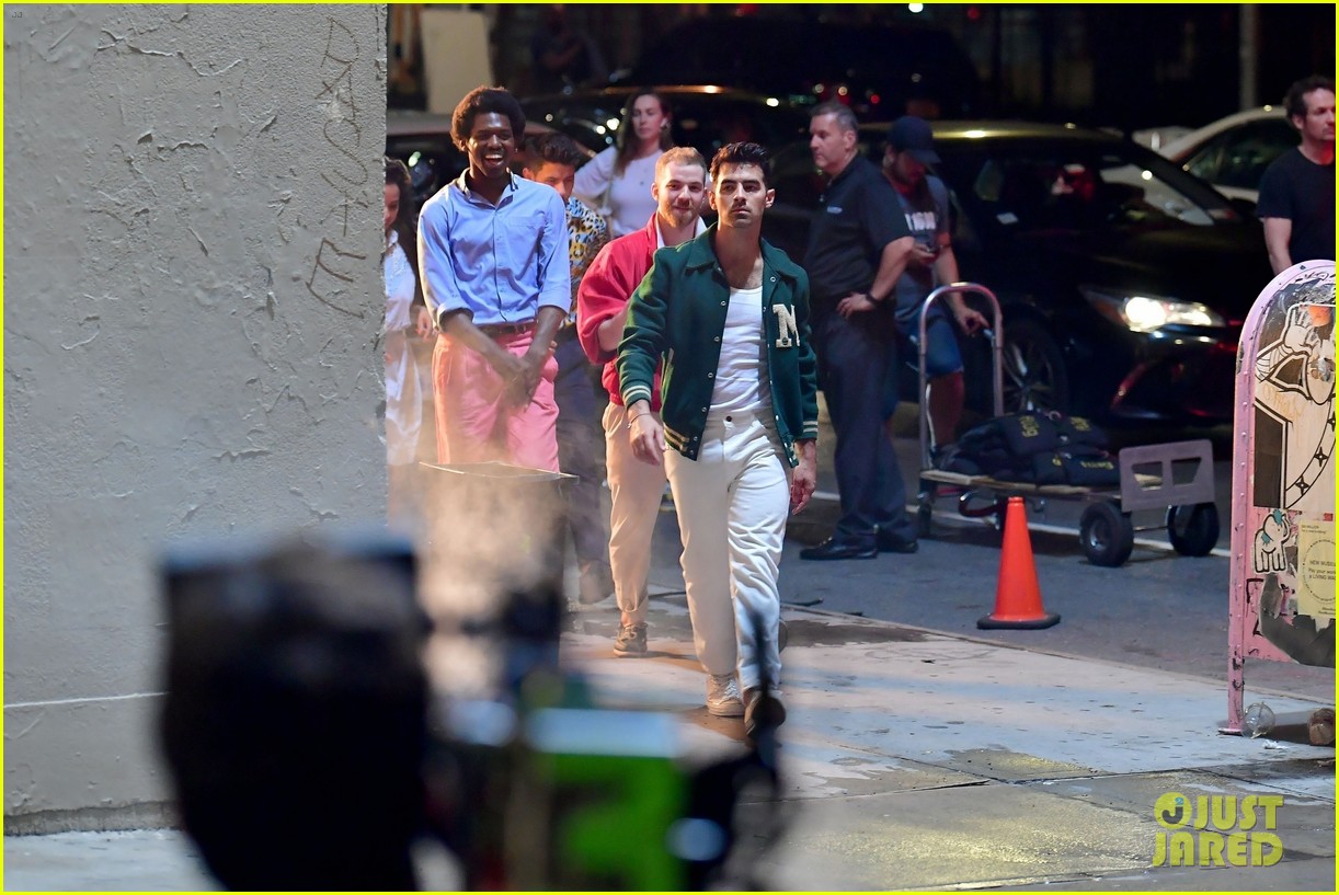 jonas brothers only human video shoot priyanka chopra 09