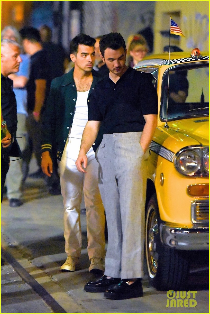 jonas brothers only human video shoot priyanka chopra 16