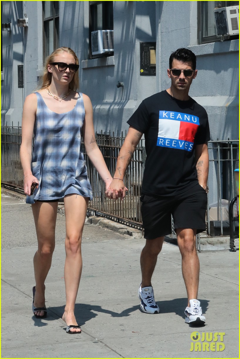 Joe Jonas & Sophie Turner Have New Matching Tattoos for Late Dog Waldo ...