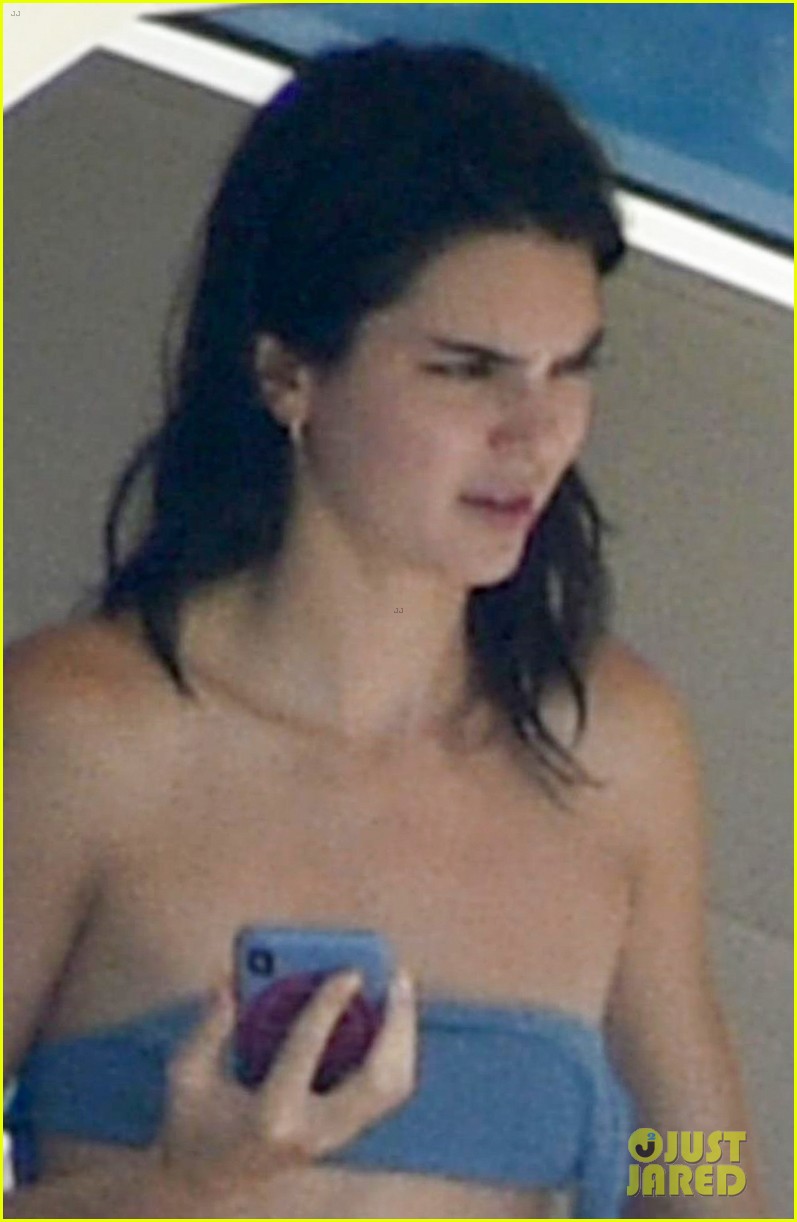 kendall jenner bares her bikini body in corsica 01