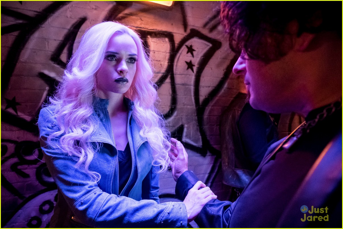 Danielle Panabaker Shares Killer Frost's New Look For 'The Flash ...