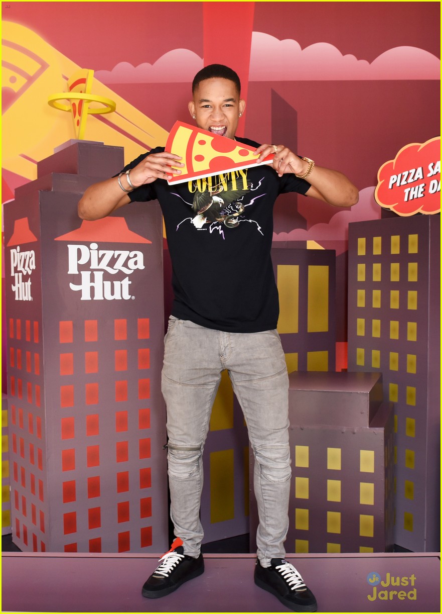 &lsquo;Legacies&rsquo; Cast Talks What&rsquo;s Coming in Season Two of the Show at Comic