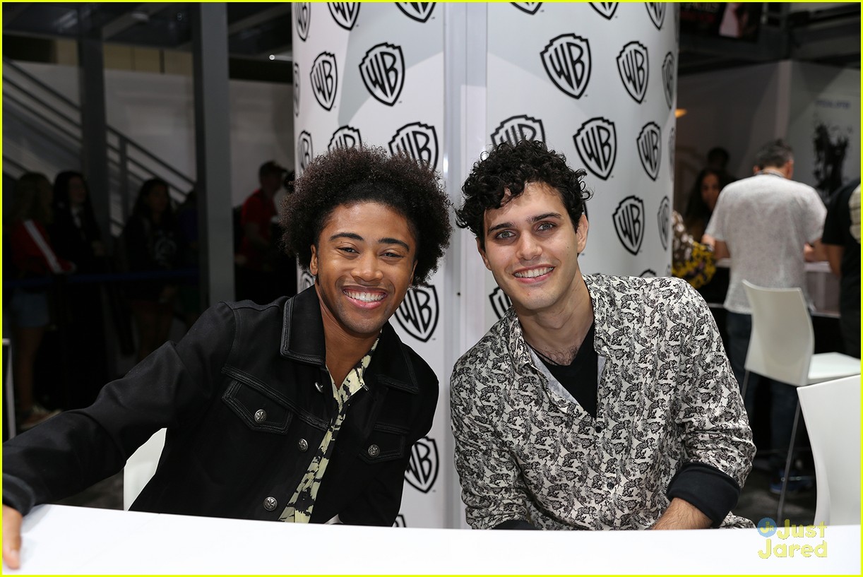 &lsquo;Legacies&rsquo; Cast Talks What&rsquo;s Coming in Season Two of the Show at Comic