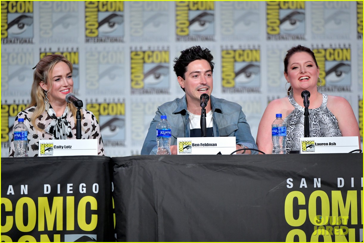 Legends of Tomorrow's Caity Lotz Will Make Directorial Debut in Season