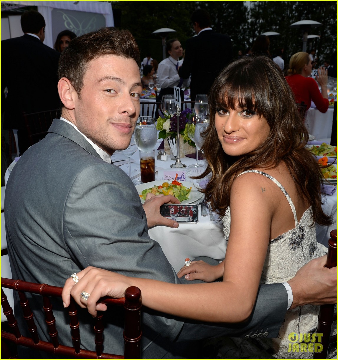 lea michele pays tribute to cory monteith 04