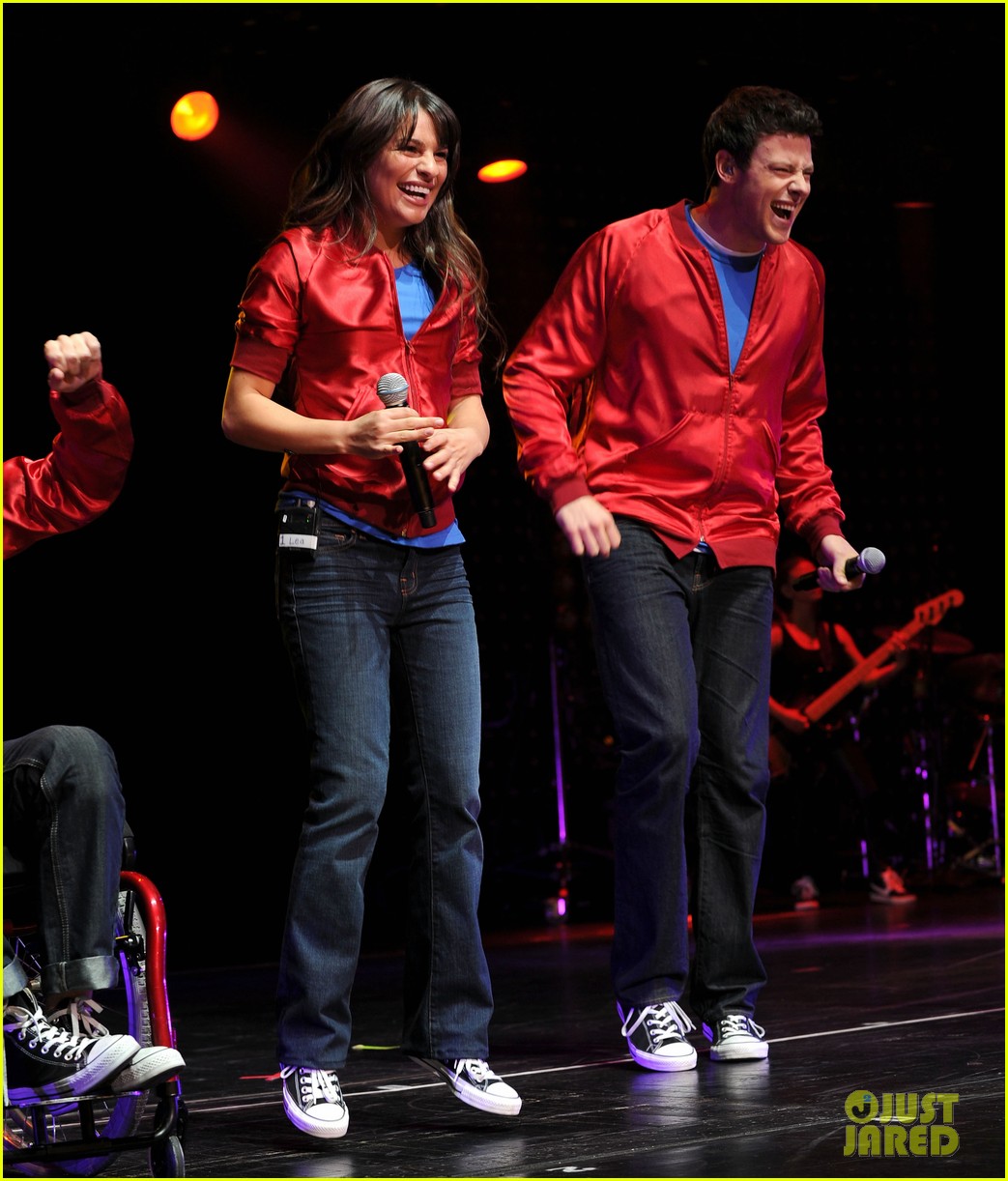 lea michele pays tribute to cory monteith 11