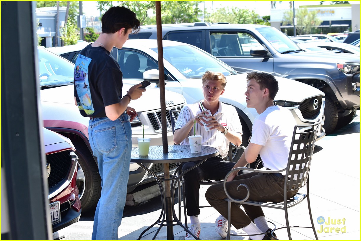 New Hope Club Grabs Lunch Together Out in LA Photo 1249467 Photo