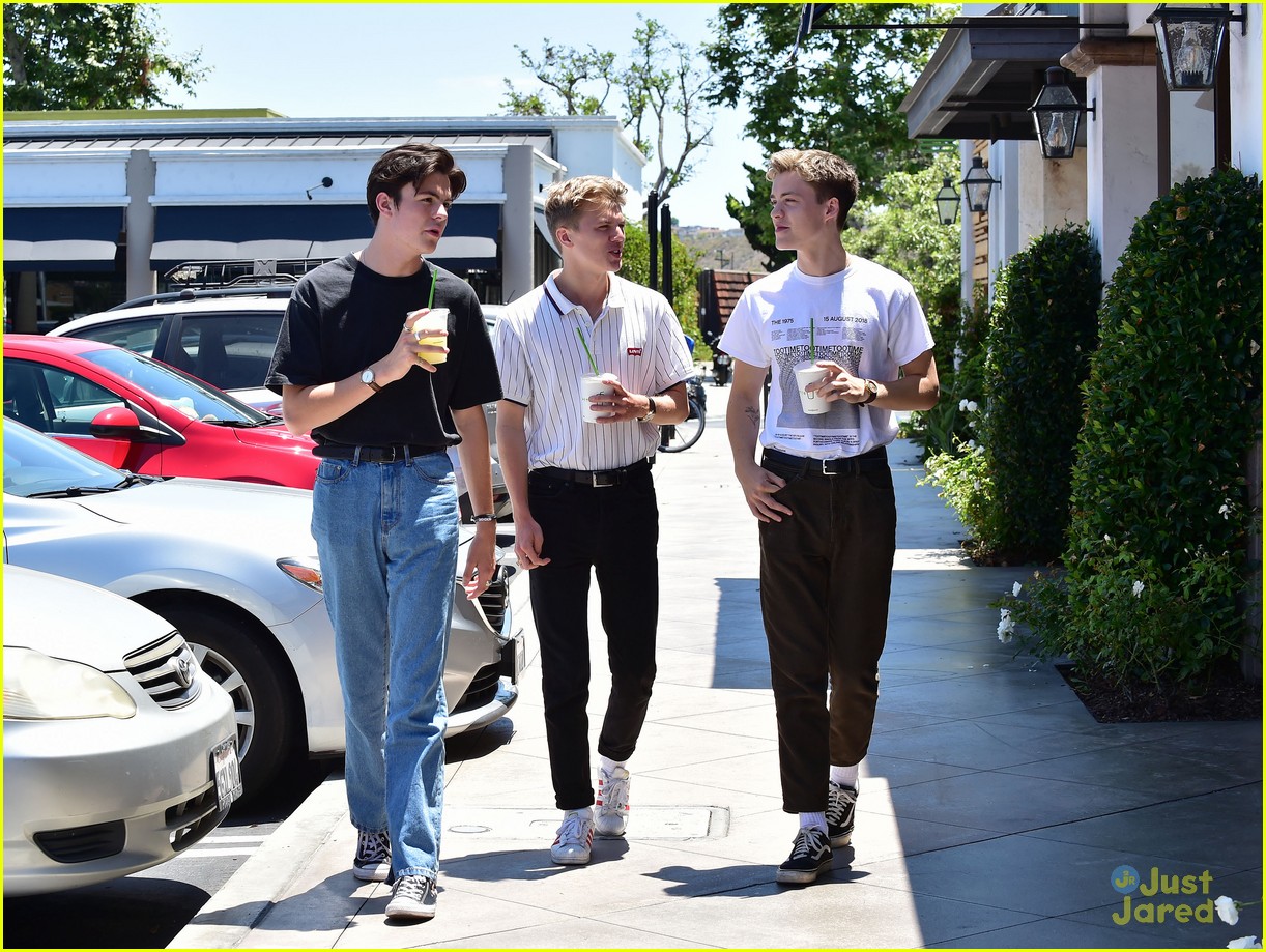 New Hope Club Grabs Lunch Together Out in LA Photo 1249468 Photo