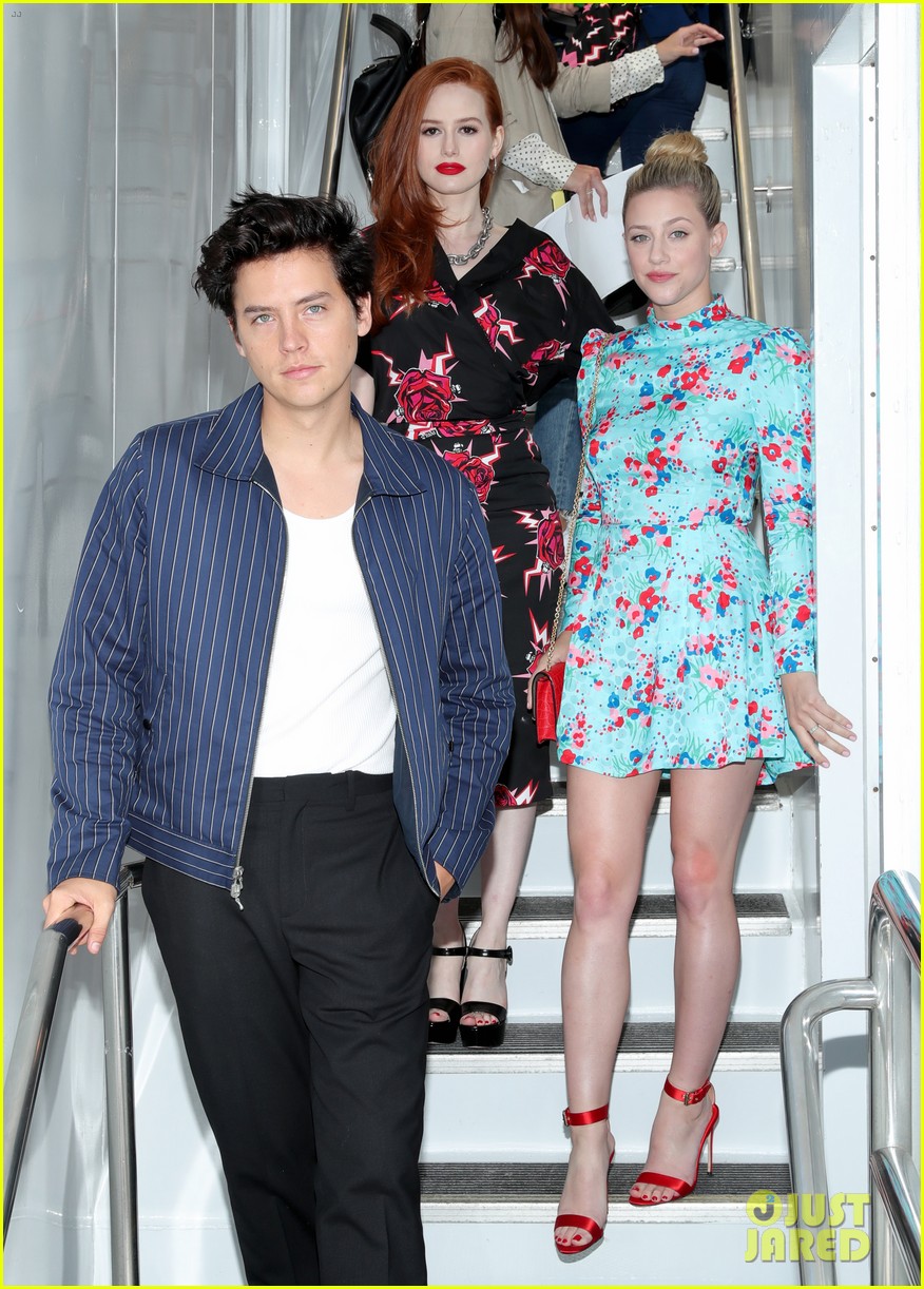 riverdale cast steps out in style for comic con 02