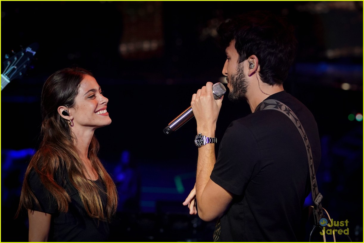 Sebastian Yatra Girlfriend - Sebastian Yatra Is In ...