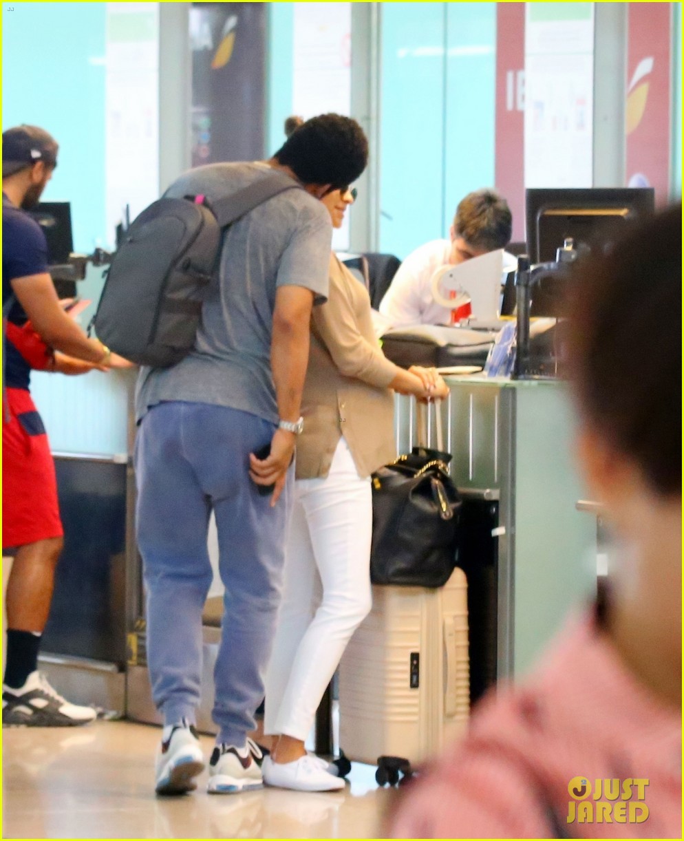 Full Sized Photo of shay mitchell matte babel barcelona airport 32