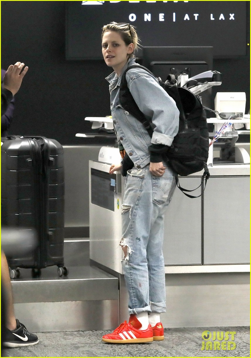 Kristen Stewart Shows Off Her Airport Style in Denim-on-Denim Outfit