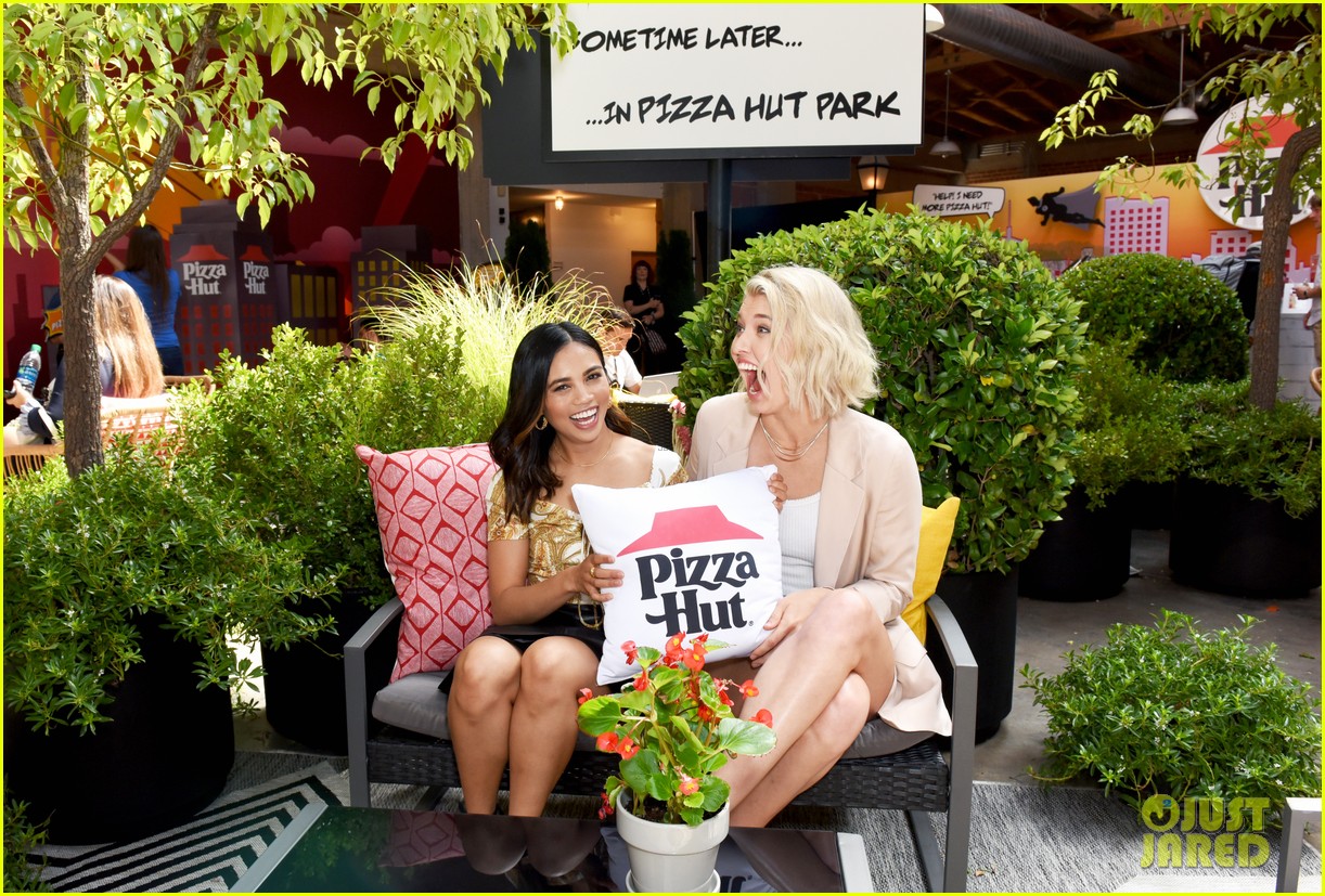 louriza tronco mary mouser sdcc pizza hut 04